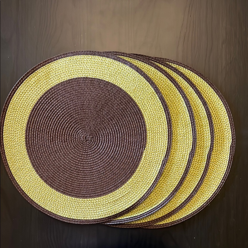 Set of 4 Round 15” diameter heat resistant Placemats - brown and green